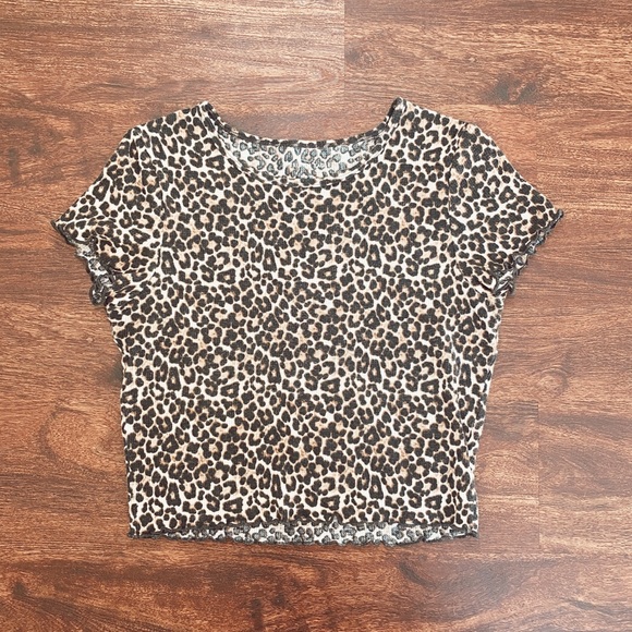 American Eagle Outfitters Tops - American Eagle animal print crop top